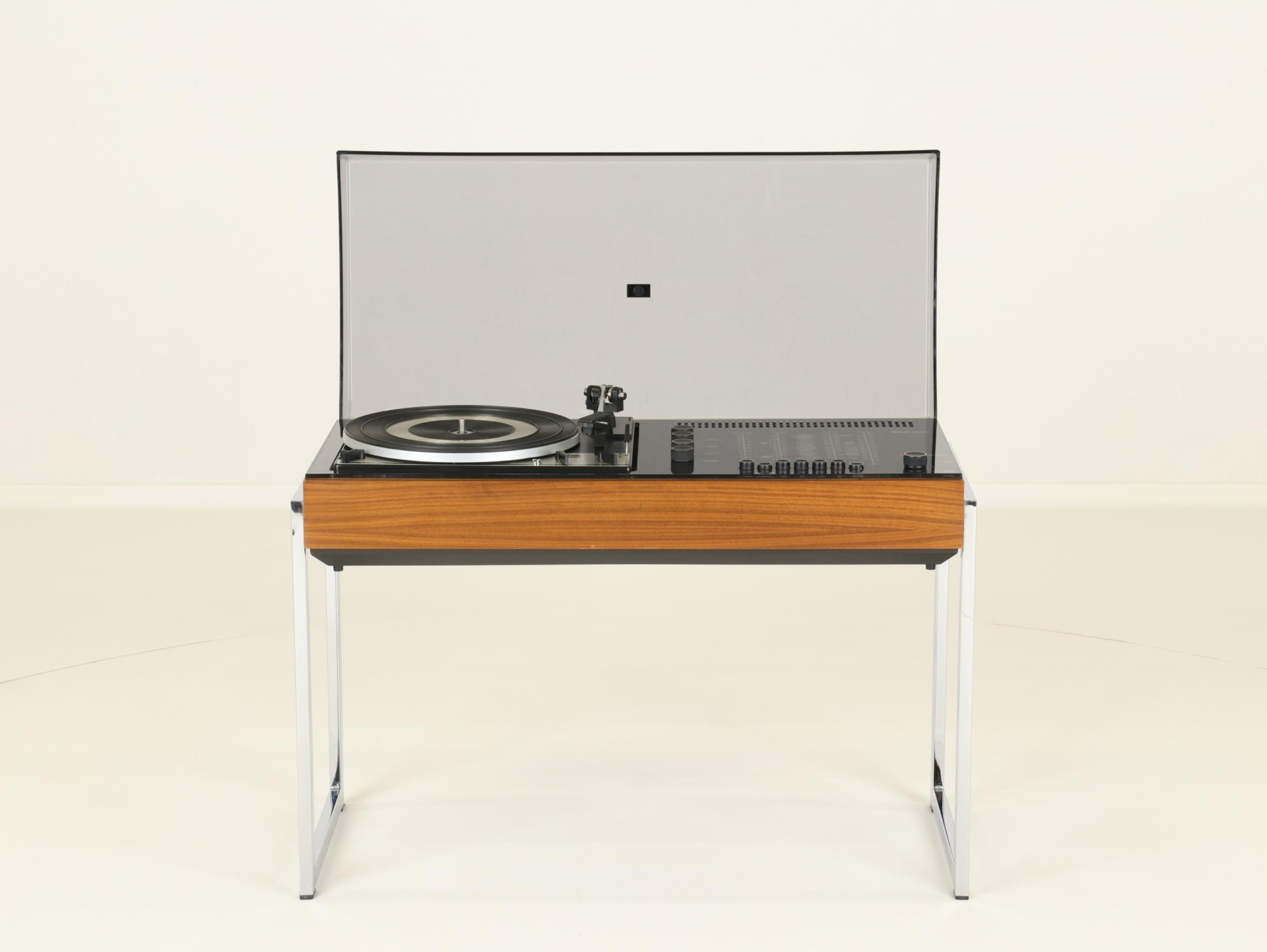 Wega Studio 3210 stereo hifi on foot with wooden frame front view