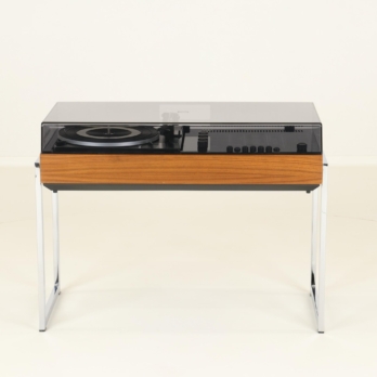 Wega 3210 stereo hifi on foot with wooden frame (8)