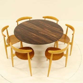 Restored dining set by Wegner with tabletop in rosewood (5)